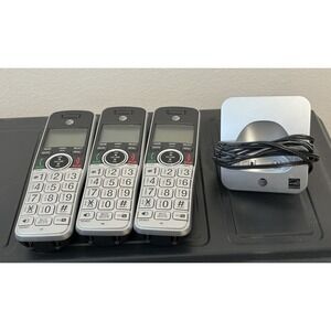 AT&T CL82414 Cordless Home Phones and‎ Adaptor LOT